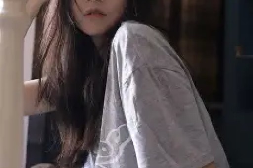 “假洋牌”优思益翻车事件:网红集体致歉背后的品牌包装术与流量陷阱 “假洋牌”优思益翻车事件:网红集体致歉背后的品牌包装术与流量陷阱