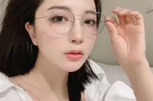 2026最新小八卦:赵丽颖礼貌送花不入场杨洋代言被秒抢圈内这些人低调又忙碌 2026最新小八卦:赵丽颖礼貌送花不入场杨洋代言被秒抢圈内这些人低调又忙碌